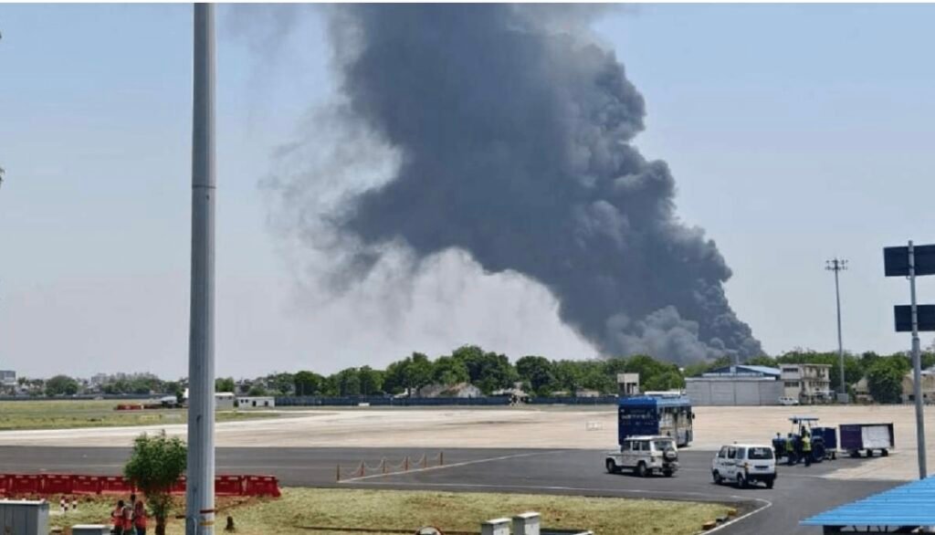 २४२ यात्रु सवार एयर इन्डियाको विमान अहमदाबादमा दुर्घटनाग्रस्त
