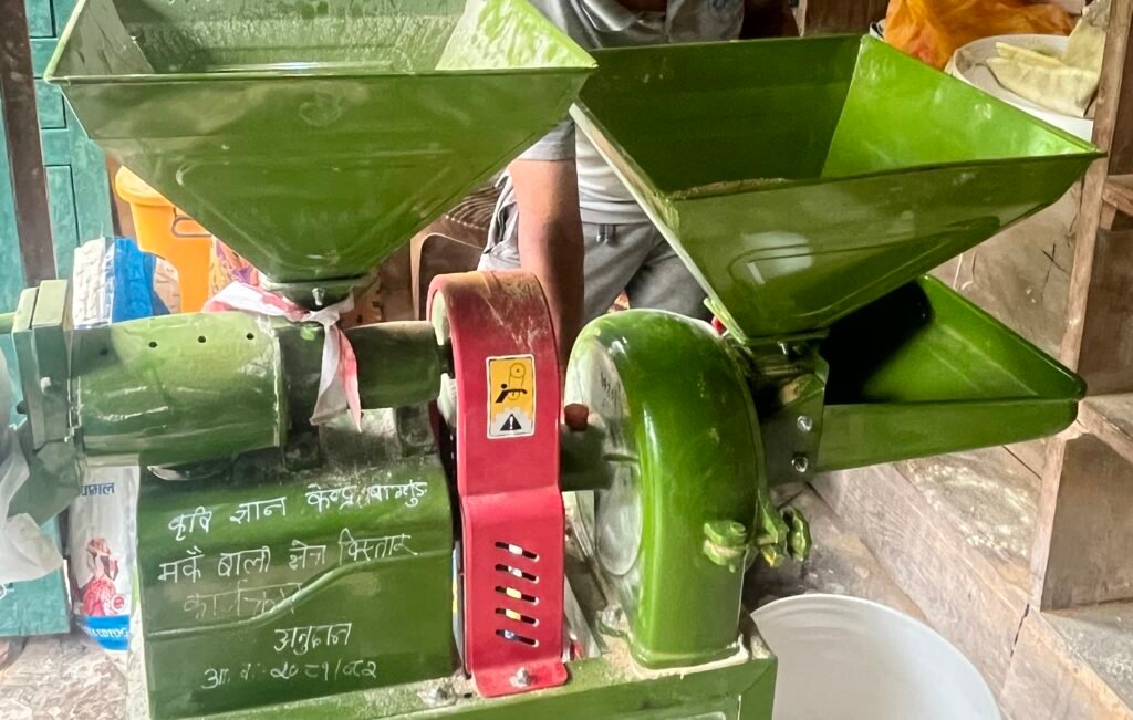 सुनपानीमा आमा समूहलाई कृषि ज्ञान केन्द्रको अनुदान