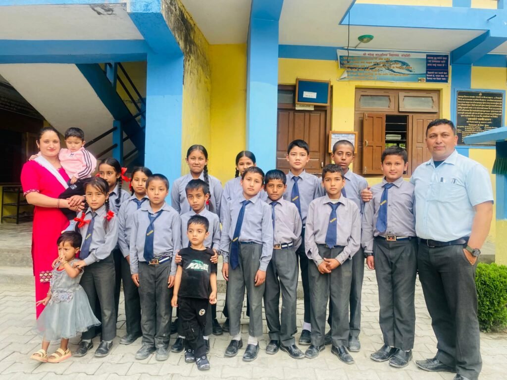 शिक्षककै सन्तान सरकारी विद्यालयमा भर्ना